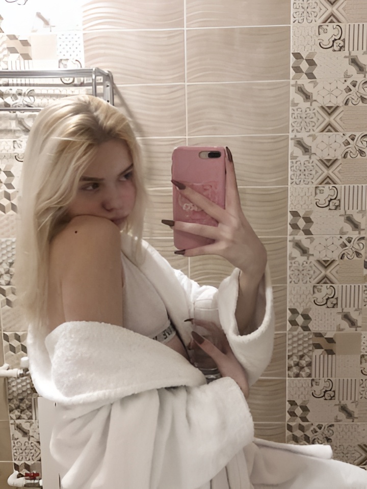 Дарья привлекальеная девушка из Междуреченска цена от 1500 руб