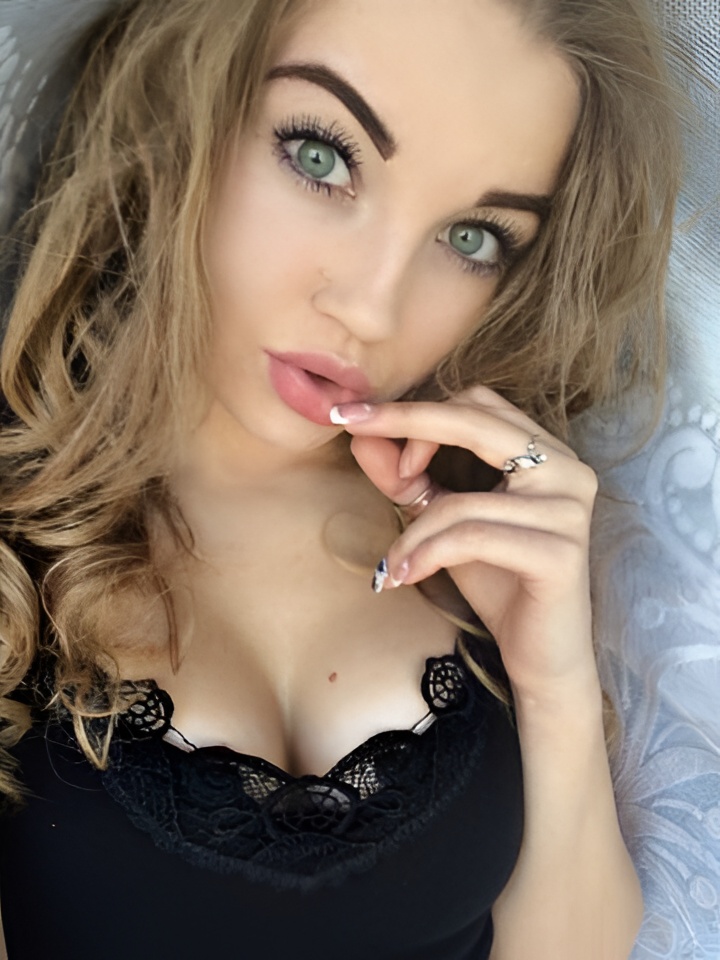 Элеонора привлекальеная девушка из Междуреченска цена от 4000 руб