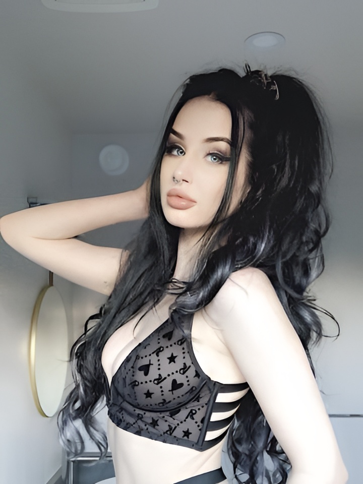 Снежанна привлекальеная девушка из Междуреченска цена от 2500 руб