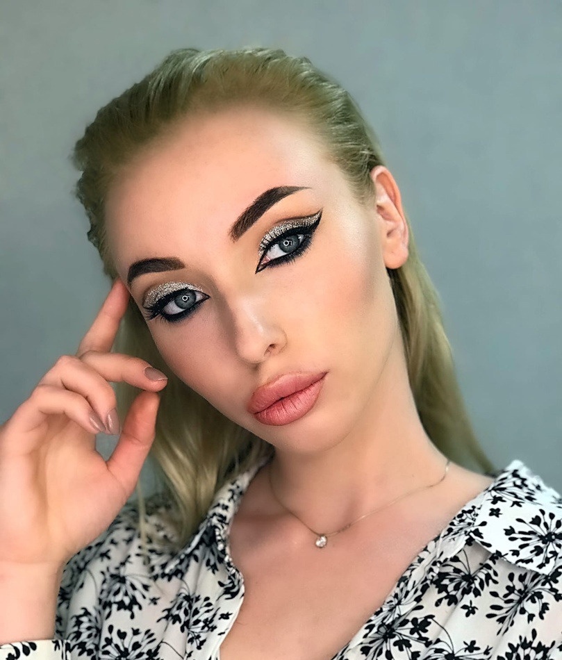 Рита привлекальеная девушка из Междуреченска цена от 3500 руб