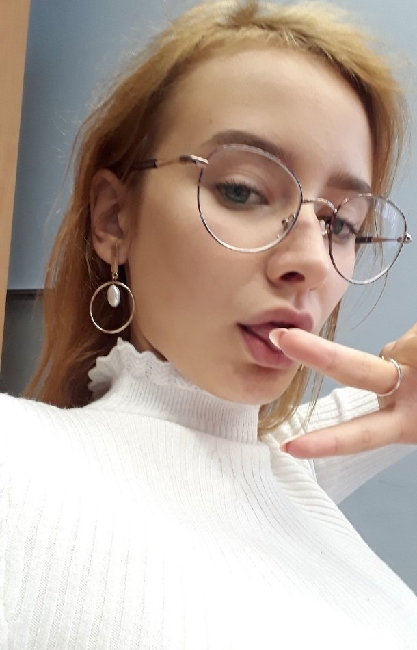 Лилиана привлекальеная девушка из Междуреченска цена от 5000 руб