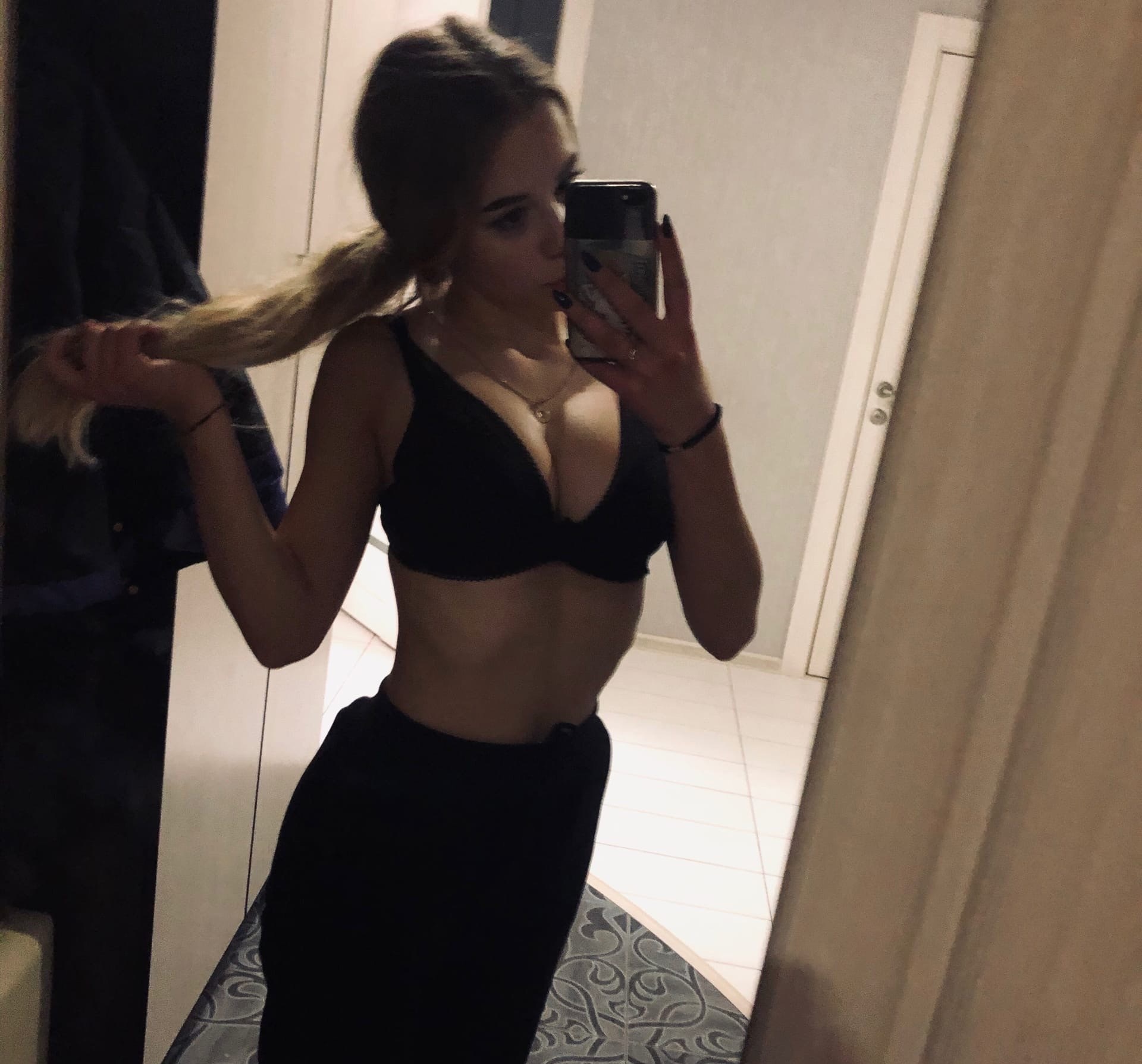 Нинель привлекальеная девушка из Междуреченска цена от 3000 руб