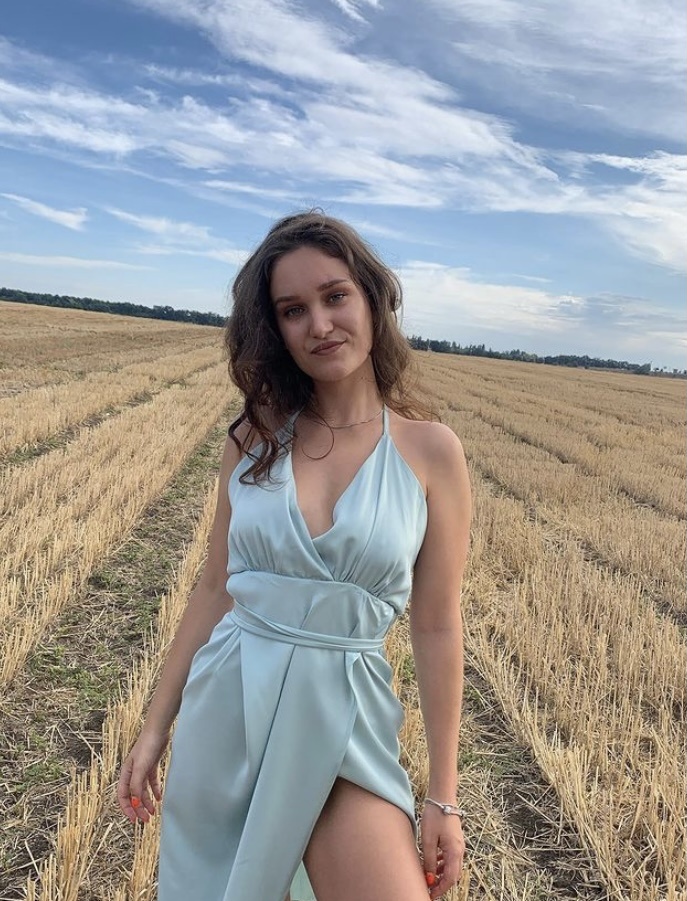 🎥 Оксана привлекальеная девушка из Междуреченска цена от 3500 руб