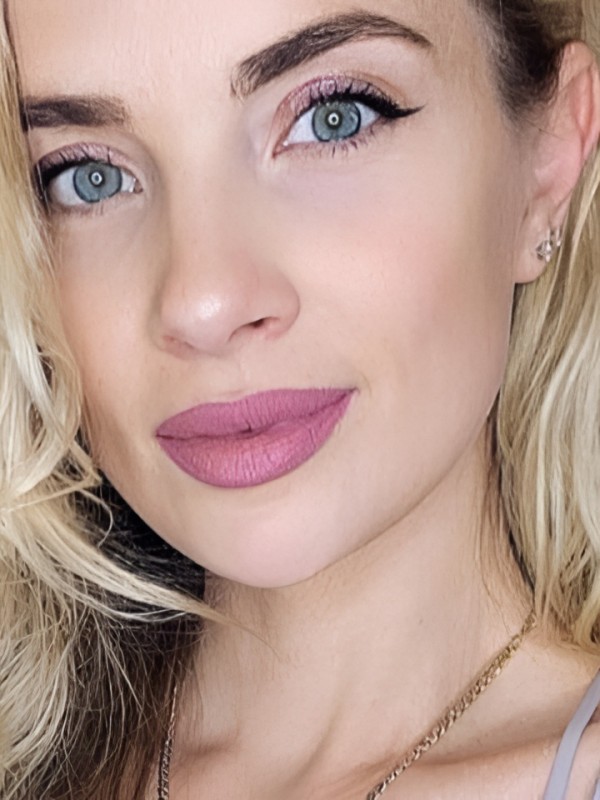 Ефросинья привлекательная девушка из Междуреченска цена от 5000 руб