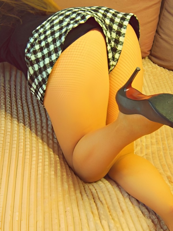 Мирослава привлекательная девушка из Междуреченска цена от 10000 руб