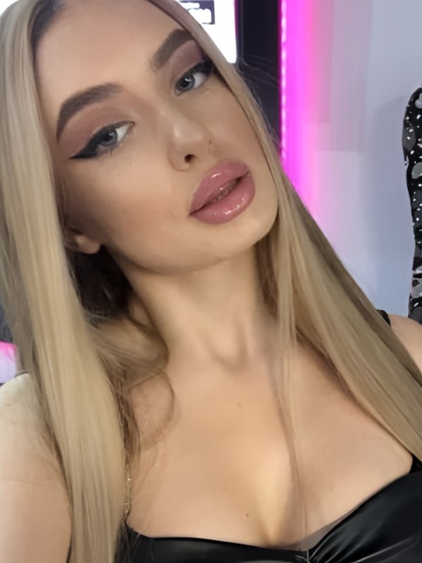 Рената привлекательная девушка из Междуреченска цена от 1500 руб