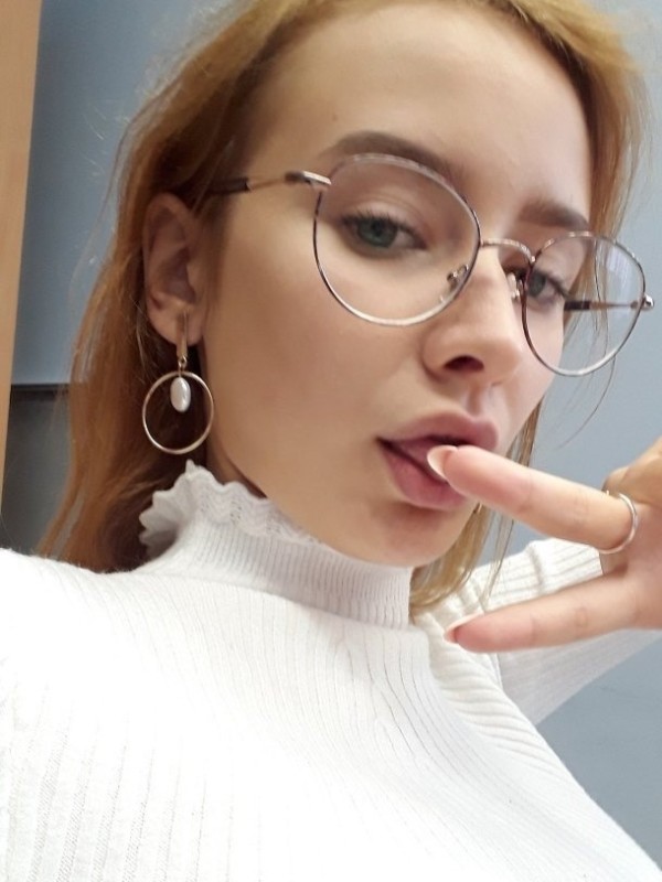 Лилиана привлекательная девушка из Междуреченска цена от 5000 руб