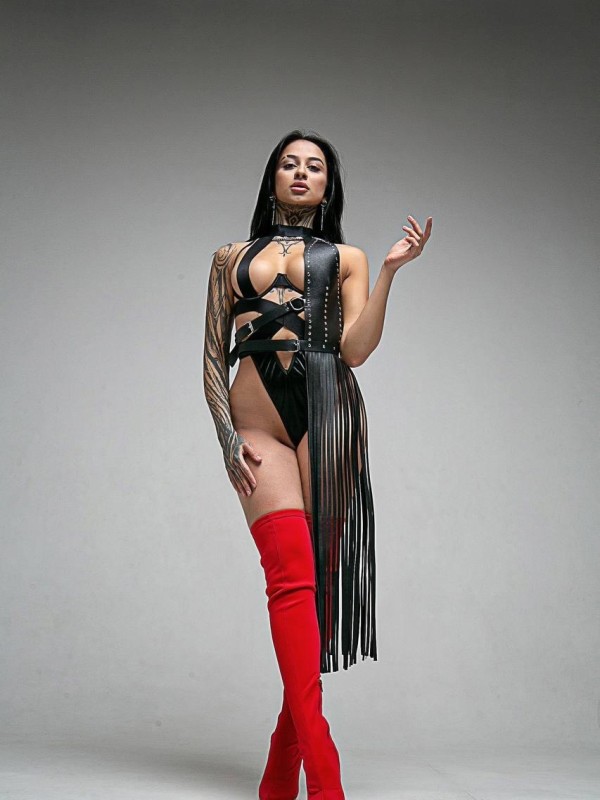 Таня привлекательная девушка из Междуреченска цена от 7000 руб